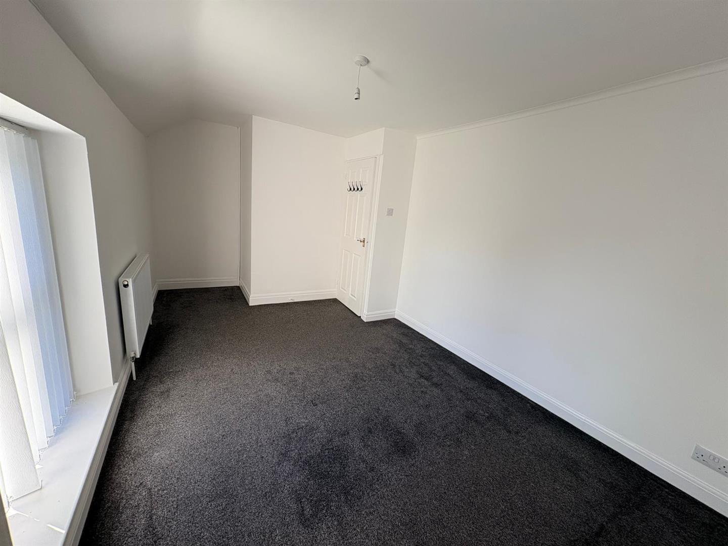 Vicarage Road, Morriston, Swansea, SA6 6DU